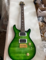 Les SE Custom 24กีตาร์ Paul Reed Smith กีตาร์ไฟฟ้าสีเขียวเบิร์สกีตาร์ไฟฟ้าเปลวไฟเมเปิ้ล Top 24 Frets
