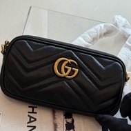 Gucci 黑色愛心拉鍊WOC