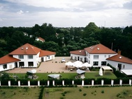 雙胞胎酒店 (Hotel Twins)