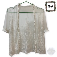 80. PRELOVED - MOTHERCARE GIRL WHITE SHEER LACE OPEN STYLE BLAZER SIZE 7 YRS OLD