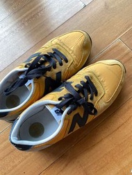 New balance 黃色復古420運動休閒鞋