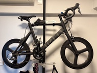 Tern Surge 52cm Matte Black with Carbon Tri Spoke Wheel road bike bicycle