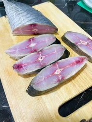 ปลาอินทรีย์เค็มหอม ยกตัวตัดหัว น้ำหนัก 900-1000กรัม ราคา 499 บาท คัดพิเศษ สูตรเค็มน้อย