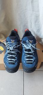 全新意大利SALEWA防水行山鞋 波鞋 Brand new Italian SALEWA waterproof hiking shoes sneakers