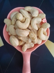 cashew nuts / kacang mete / kacang monyet repack 1 ons