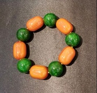 全新品 原產地 伊朗 22mm x 16mm 桶形 橙絲蜜蠟/ 17.6mm 圓珠 綠雪山蜜蠟手串一條 QB-130