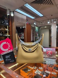 ✨門市現貨 無需預約✨ 快趕上尾班車，最後專門店原價舊價💕歡迎截圖查詢💕 最後低於專門店原價優惠‼️Hermes Lindy  26 biscuit 🍪 餅乾金扣