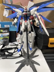 1/100 自由高達 已砌