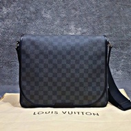 Louis Vuitton Damier Messenger Bag