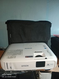 Proyektor Epson tipe X300