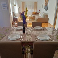 โรงแรม Apartment Tomas,,,Spacious house with private parking,terrace,5G Internet,,,,, - ซาดาร์