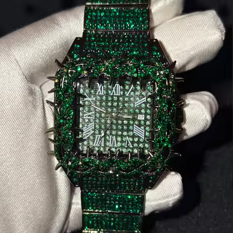Shine Luxury Hip-Hop Diamond Watch with Emeralds for Men Replica Czech Stone Inlaid Waterproof Gold 