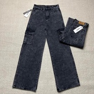 Cargo Jeans Snow Black Color High Waist Non-Stretch Fabric Wow Sign 9090