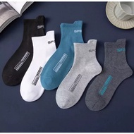 (3 pairs of sports ears) sports socks size 3/ 4 adult men's and women's sports socks