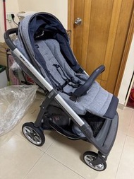 Inglesina Aptica 嬰兒車