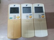 🏠DAIKIN 大金 冷氣 遙控 三個 (已測試全部正常，第一個全正常，第二個電芯接觸位有生銹，第三個顯示屏老化)