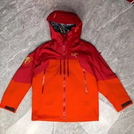 全新Arcteryx ALPHA SV新年限定版