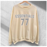 Essential crewneck sweater, thick material, can be