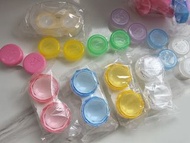 100%全新隱形眼鏡盒，多色，旅行必備，普通膠蓋款$20/8個, 透明款$20/4個，包平郵或順豐到付