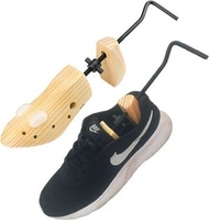 Wooden Shoe Stretcher 實木撐鞋器擴鞋器男女通用鞋子擠腳磨腳撐長撐寬擴大撐大擴寬鞋撐Boots or shoes stretcher,Men or woman shoe stret