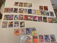 4張王卡，四張全是全圖，兩張金卡，一張彩卡。15張以上實戰神卡，贈送5張懷舊卡。兩張25周年紀念卡，還送Pokémon Go噴火龍（真實版）套卡裏有，皮卡丘ex（全圖）兩張仙子伊貝，還有多張閃卡 。最