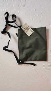 MUJI 斜揹拉鏈袋（綠色）