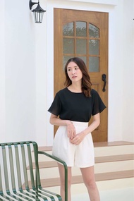 TheGarden1st เสื้อแขนสั้นติดกระดุมหลัง (สีใหม่ สีดำผ้าพริ้ว และสีแดงแครนเบอรรี่ ผ้าคอตต้อน) Mille Cr