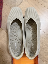 VIVAIA Flats - Size 38