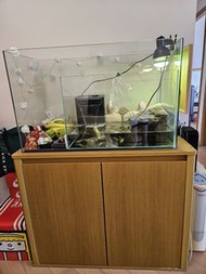 魚缸(兩個)+魚缸底櫃