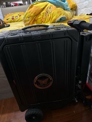 電動行李箱