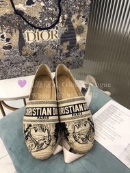 紫鑽🌟誠信商家🌟💜全新Dior 火烈鳥刺繡漁夫鞋 米黑 帆布草編 全新