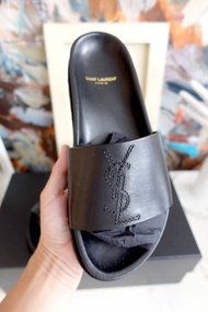 全新名牌YSL SAINT LAURENT 黑色真皮羊仔皮車花拖鞋高級涼鞋39號