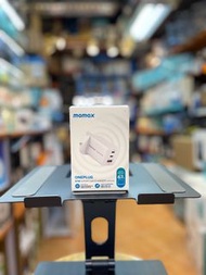 Momax ONEPLUG 67W 3-Port GAN Charger