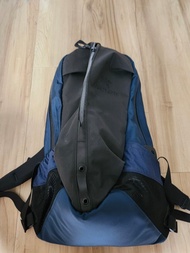 Arc'teryx Arro 22 背包