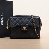CHANEL 黑色荔枝牛皮2開金扣中古雕花扣菱格紋金球相機包23肩背包
