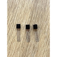 IC Transistor C 945