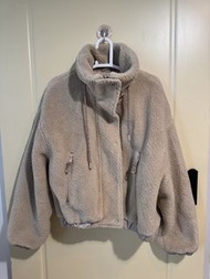 Zara 毛毛外套 Alo style