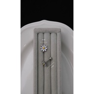 STAINLESS DAISY STUD EARRINGS STAINLESS DAISY SILVER EARRINGS/