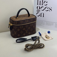 LV Vanity 小號 老花鏈條 斜孭袋 化妝包 棕褐色