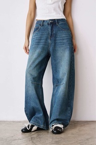 AMUSE BKK - Tyla Wash Jeans กางเกงยีนส์ทรงบาเรล ฟอกสี ทรงสวยมีคาแรคเตอร์ชัดเจน