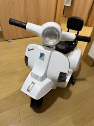 Mini Vespa 兒童電動車(白色)