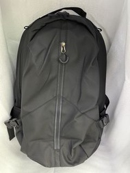 黑色闊底背包 45L
