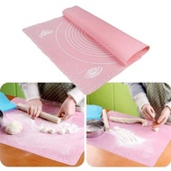 Large cake dough base measuring 64x45 cm