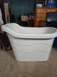 【尚典中古家具】塑料3呎小浴缸 中古/二手/浴室用/小浴缸/浴缸