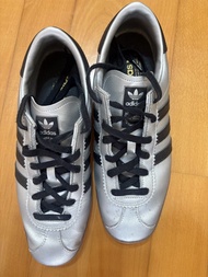 Adidas Samba 銀色波鞋
