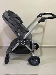 Stokke scoot Grey and car seat izi Go