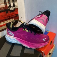 Selling Hoka One Arahi 6 Second Shoes Size 39