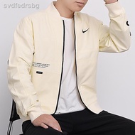 ☋✾㍿NIKE Nike jaket lelaki 2021 musim panas baru berdiri kolar pakaian sukan jaket kasual seragam besbol DJ5368-110