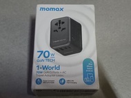 全新 Momax 70W 1-World GaN 5 Ports + AC 旅行轉接頭