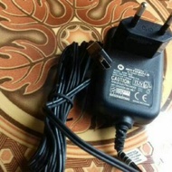 Charger cas travel charger Motorola w175 V3 v3i a1200e k1 k3 v6 l2 l6 l9 l7 v235 v360 v3x w385 w510 